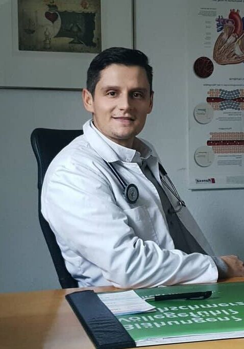 Liječnik Reumatolog Dino Krznarević